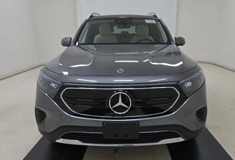 2023 Mercedes Benz EQB 300 4MATIC photo 2
