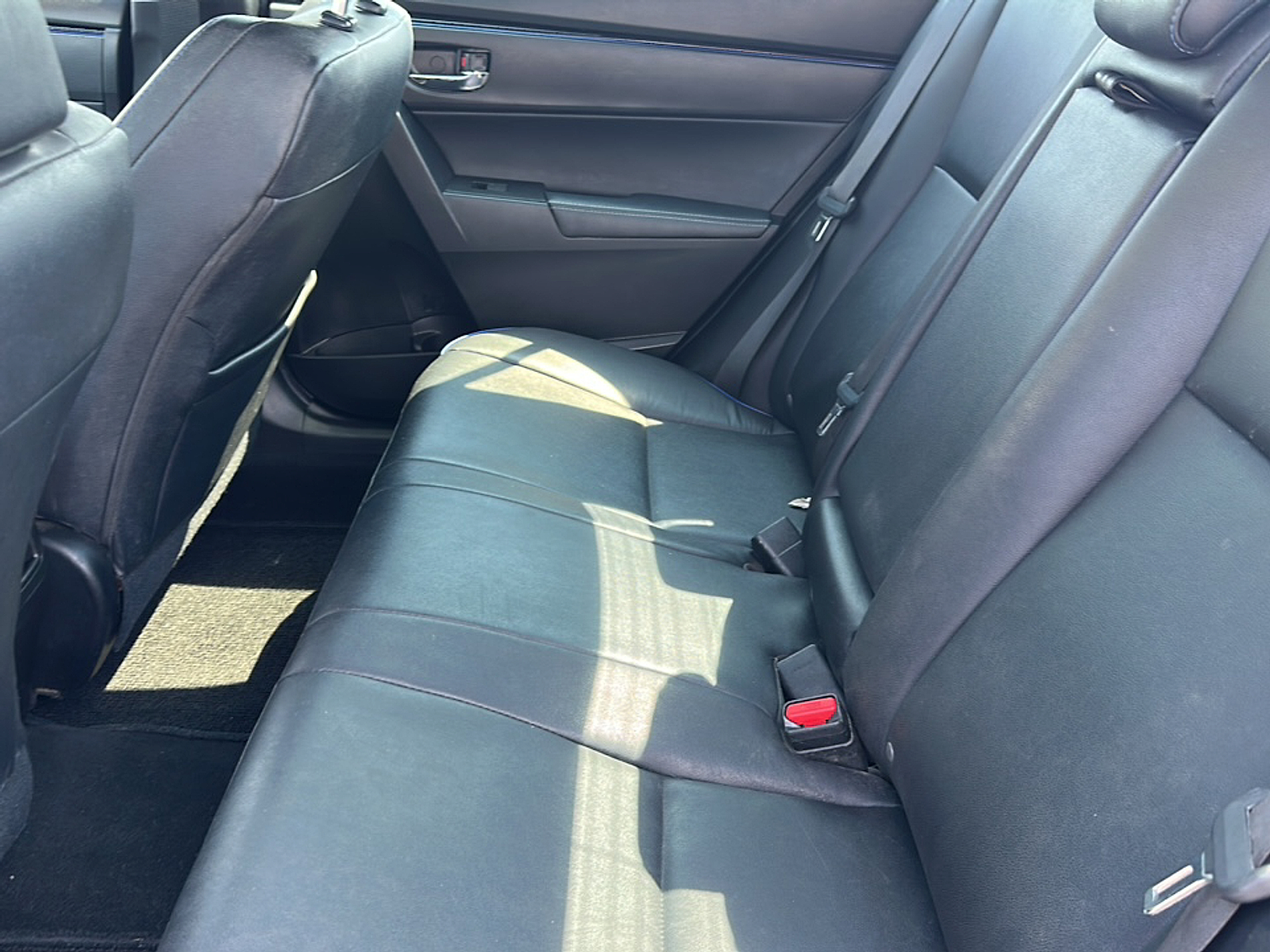 2019 Toyota Corolla XLE photo 5