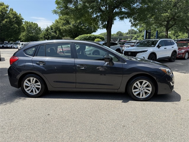 2016 Subaru Impreza 2.0i Premium photo 3