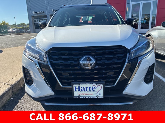 2024 Nissan Kicks SR photo 2