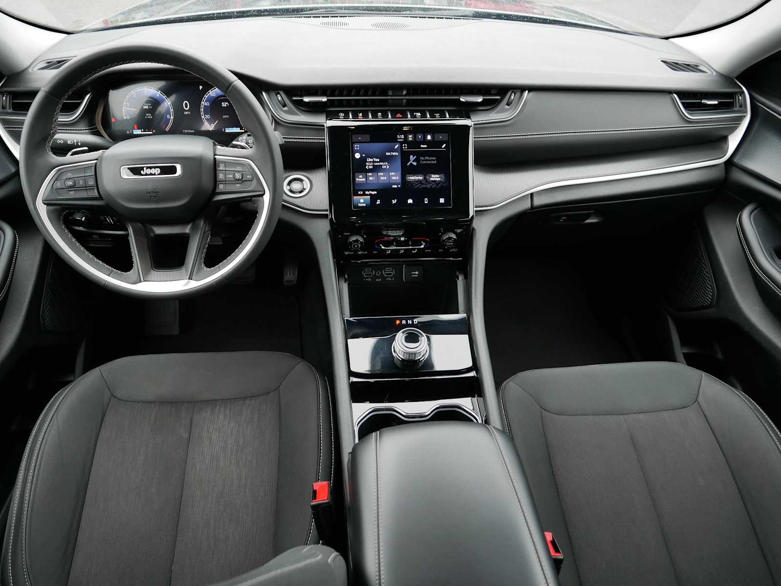 2023 Jeep Grand Cherokee Laredo photo 17