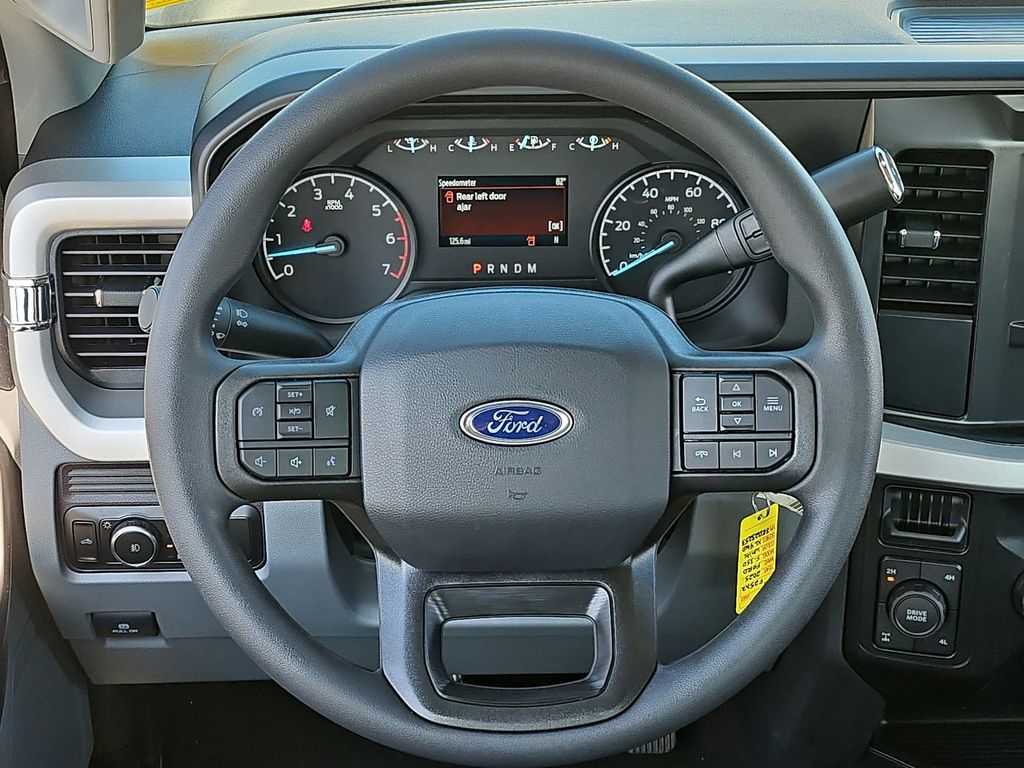2025 Ford F-350 photo 42
