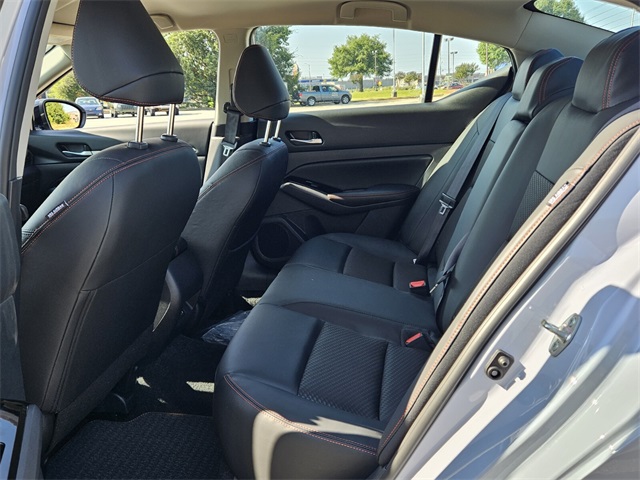 2025 Nissan Altima 2.5 SR photo 6