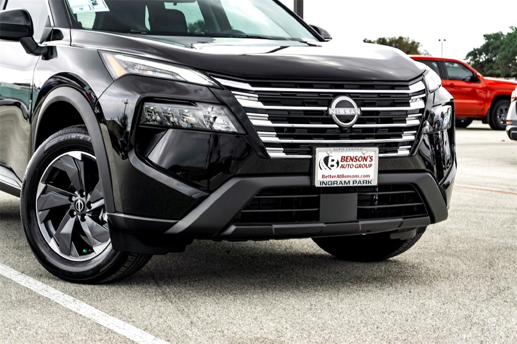 2026 Nissan Rogue SV photo 3