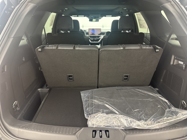 2025 Ford Explorer ST photo 8