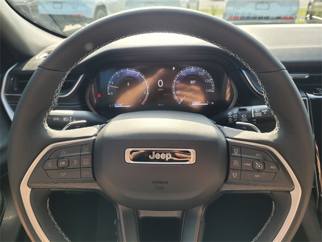 2025 Jeep Grand Cherokee Altitude photo 23