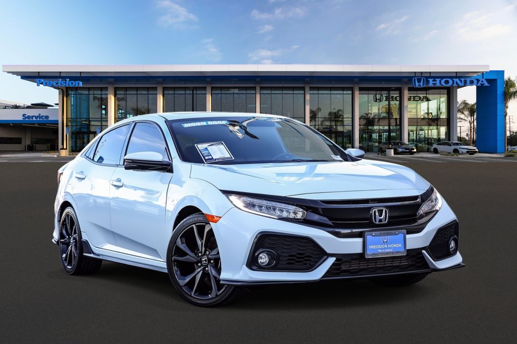 2018 Honda Civic Hatchback Sport Touring's photo