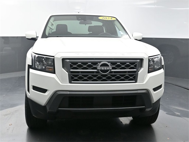 2024 Nissan Frontier SV photo 2