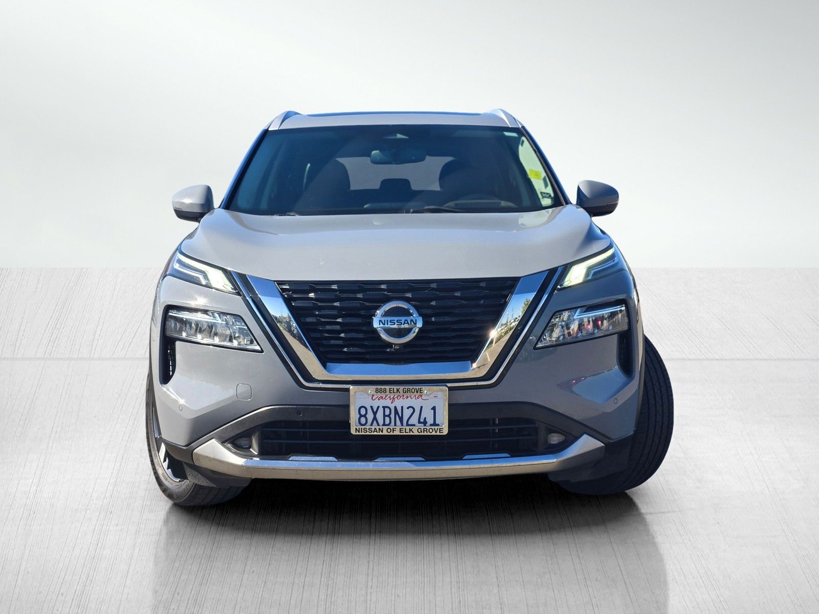 2021 Nissan Rogue Platinum photo 2