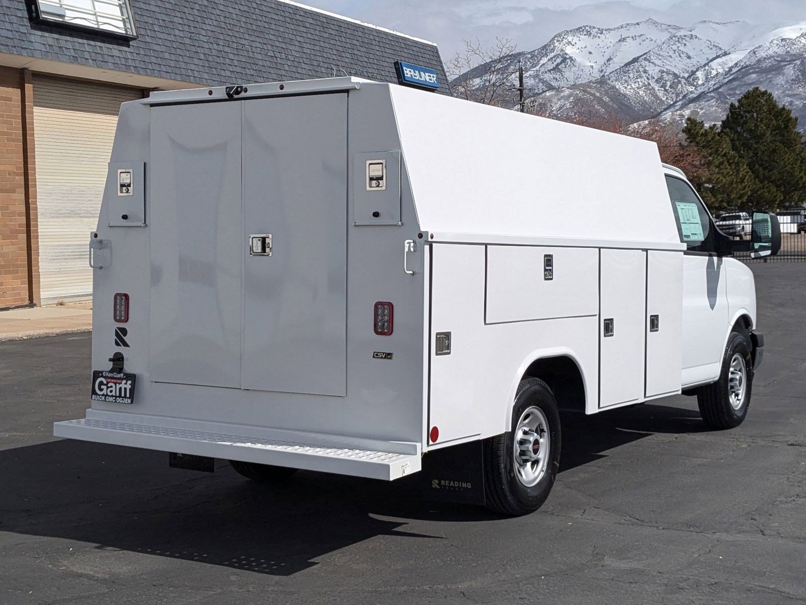2025 Gmc Savana Cutaway 3500 photo 3