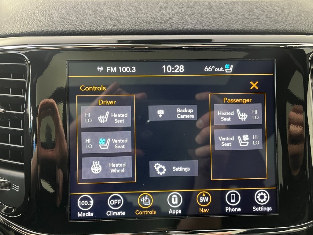 2021 Jeep Grand Cherokee Anniversary Edition photo 9