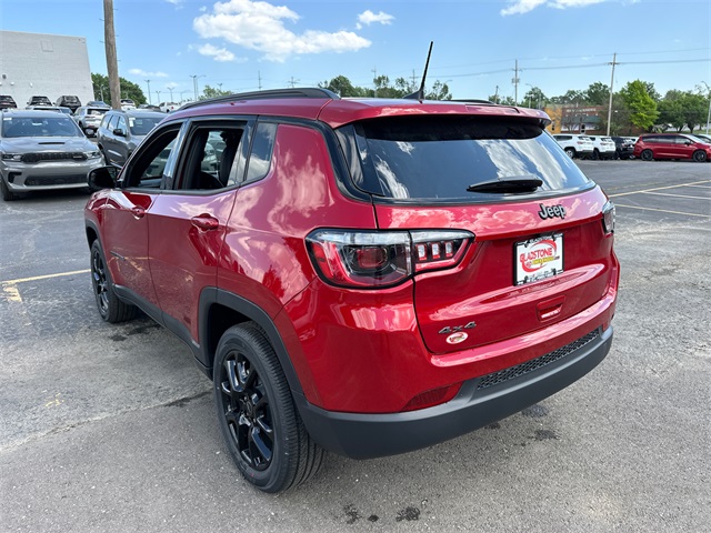 2025 Jeep Compass Latitude photo 9