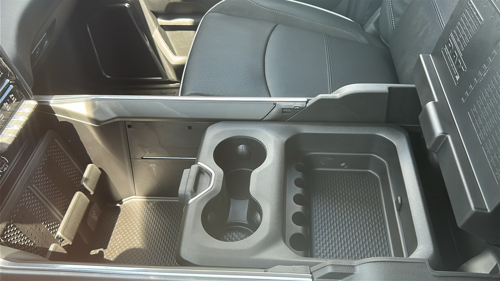 2025 Ram 2500 Laramie photo 30