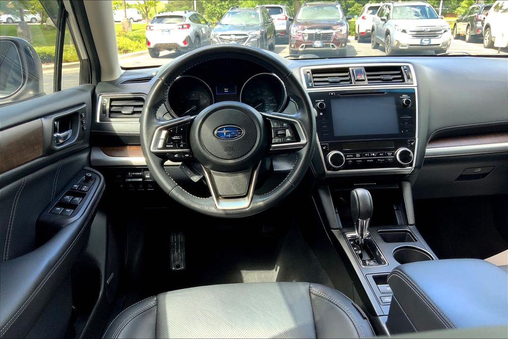 2018 Subaru Outback 3.6R Limited photo 2