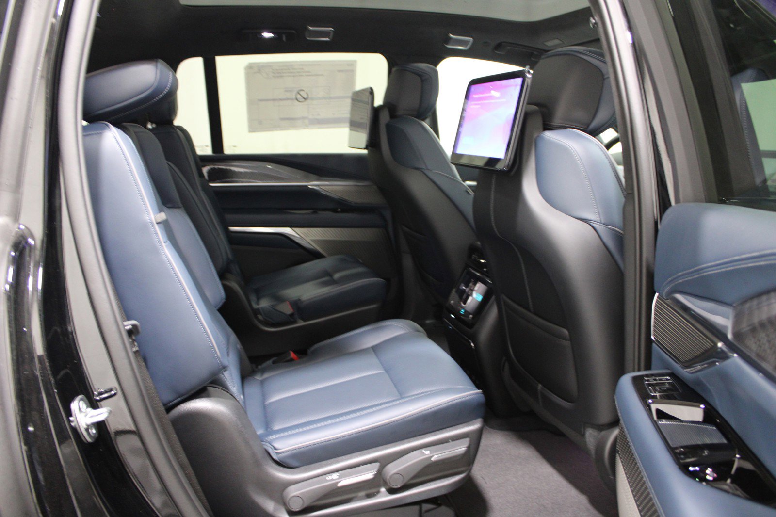 2025 Cadillac Escalade IQ Luxury photo 19