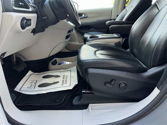 2022 Chrysler Pacifica Hybrid Touring L photo 43
