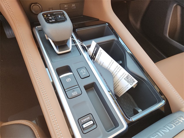 2025 Nissan Pathfinder Platinum photo 12