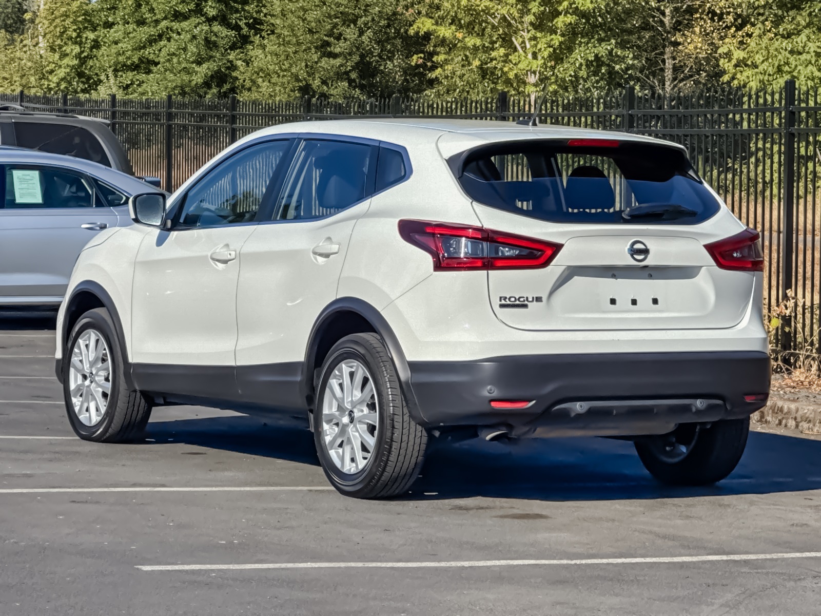 2022 Nissan Rogue Sport S photo 5