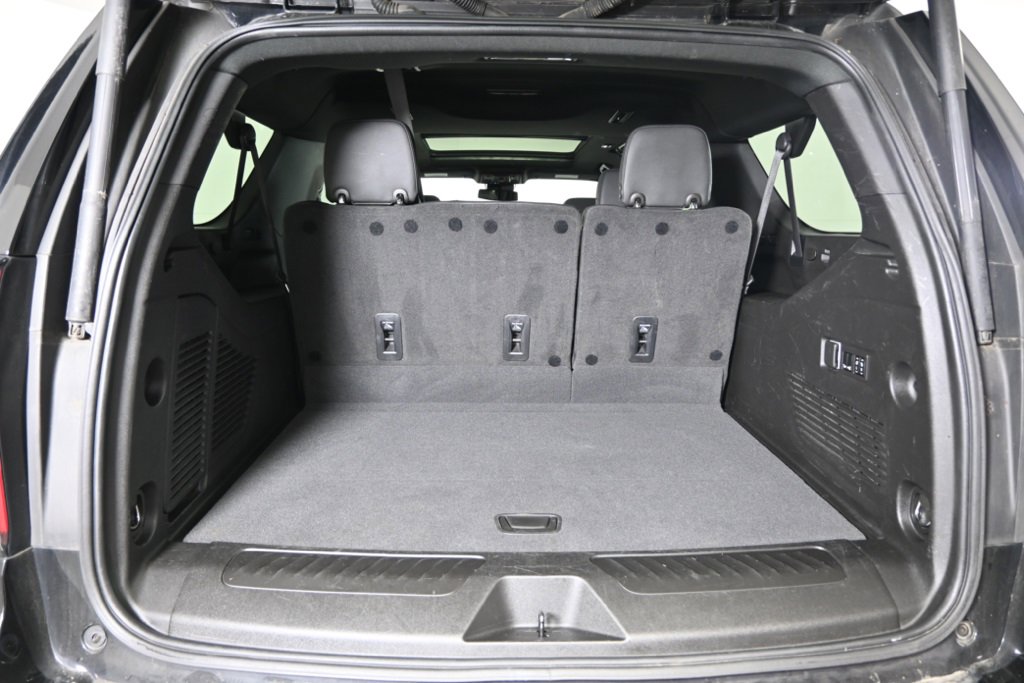 2023 Chevrolet Suburban LT photo 17