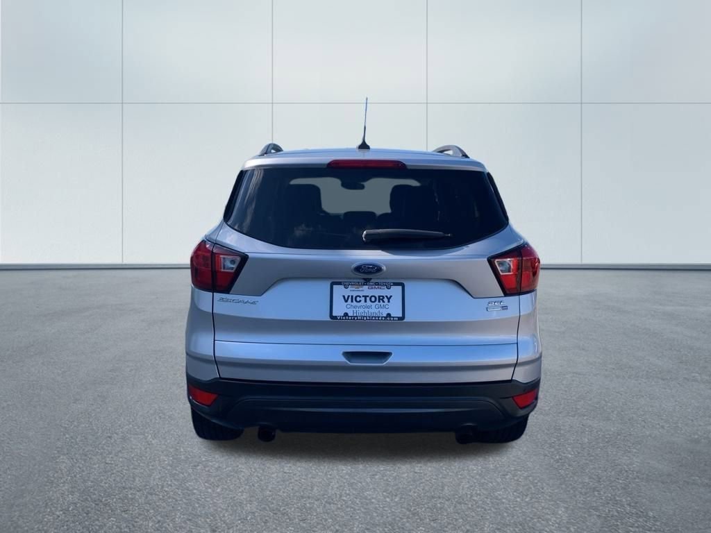 2019 Ford Escape SEL photo 4