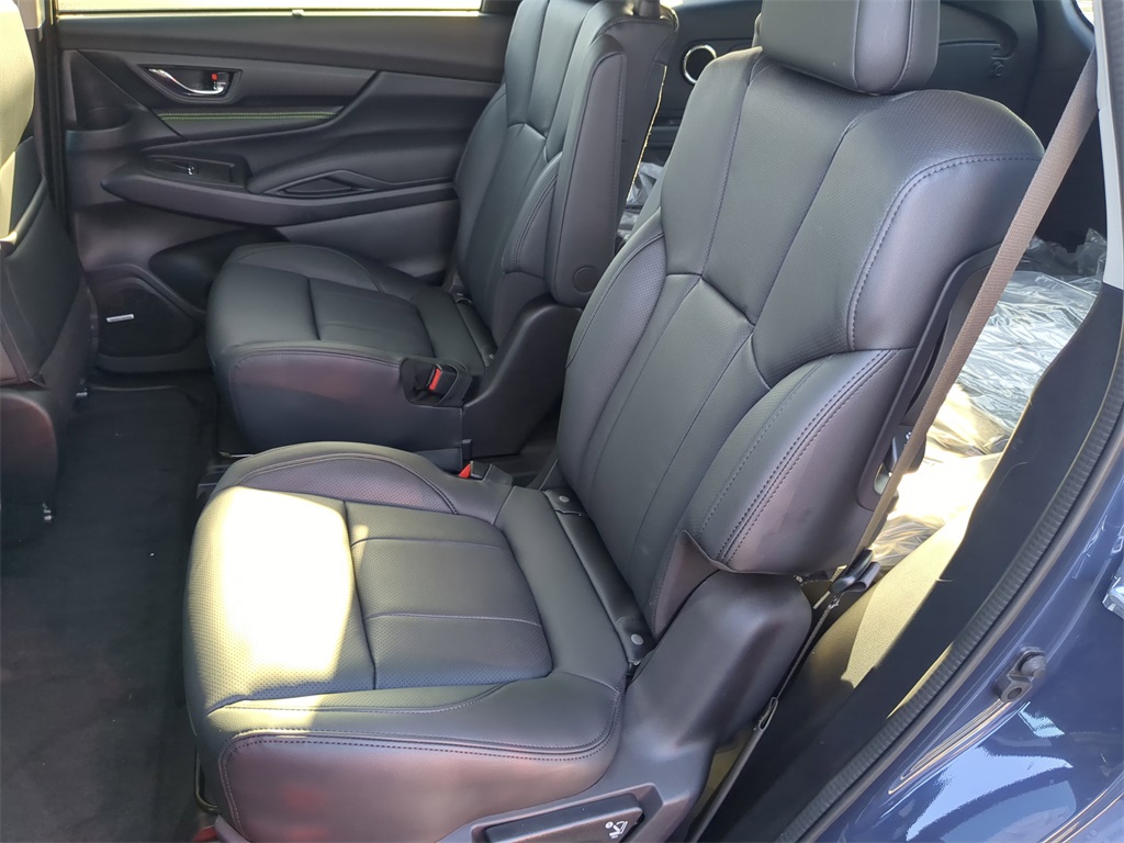 2025 Subaru Ascent Onyx Edition Touring photo 17