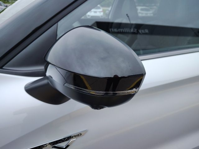 2025 Mitsubishi Outlander PHEV SEL photo 10