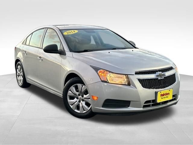 2014 Chevrolet Cruze LS's photo