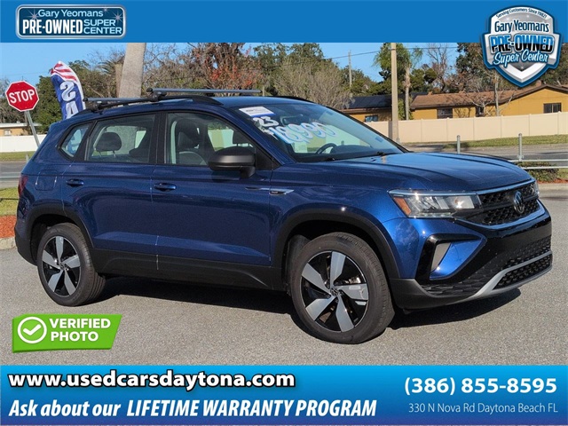 2023 Volkswagen Taos S's photo