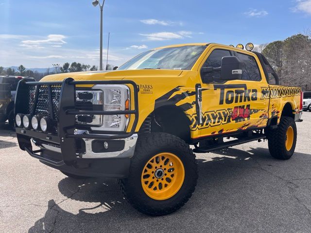 2024 Ford F-250 XLT photo 2
