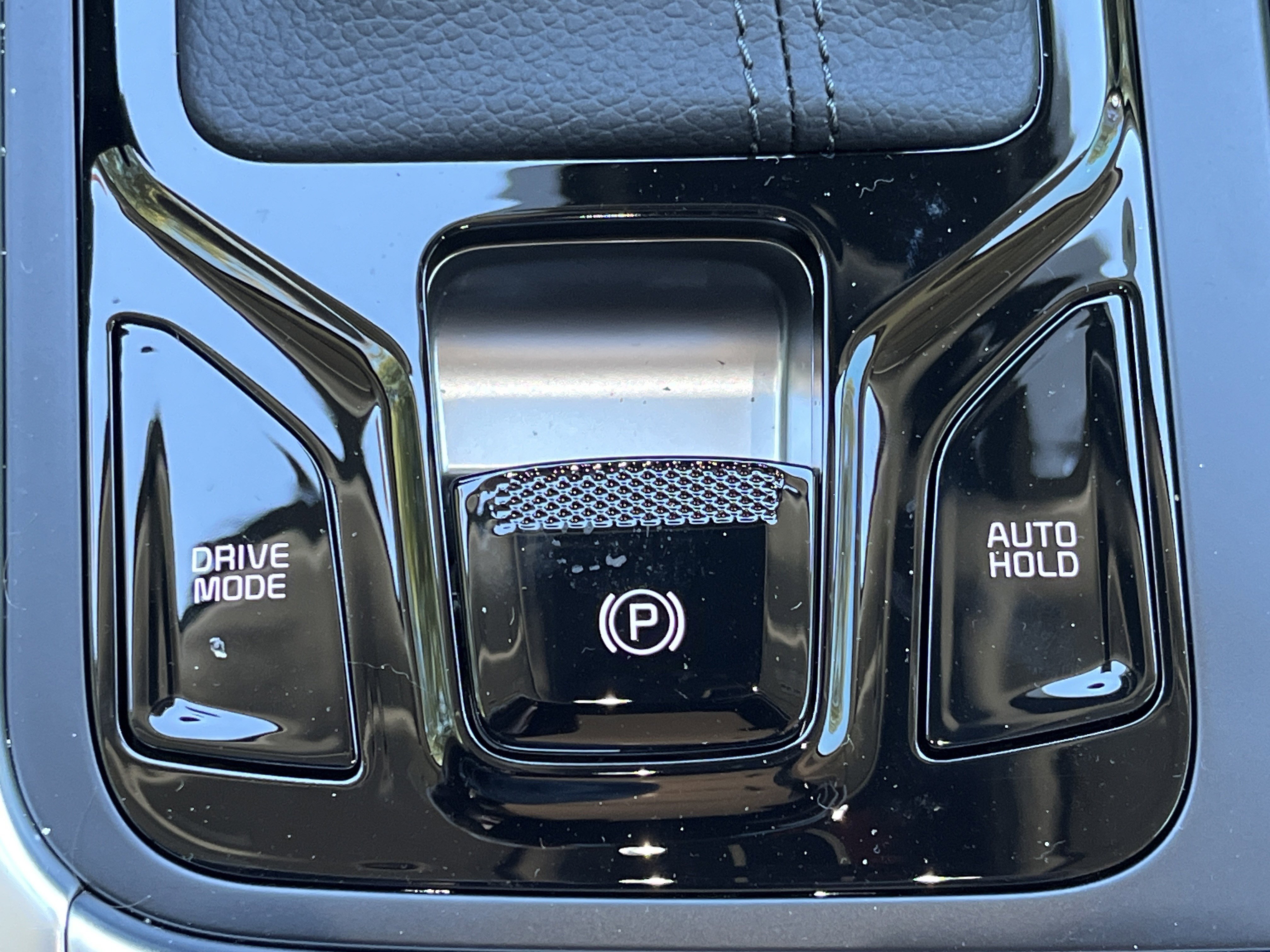 2026 Kia Carnival SX photo 3