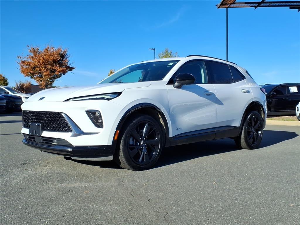 2025 Buick Envision Sport Touring's photo