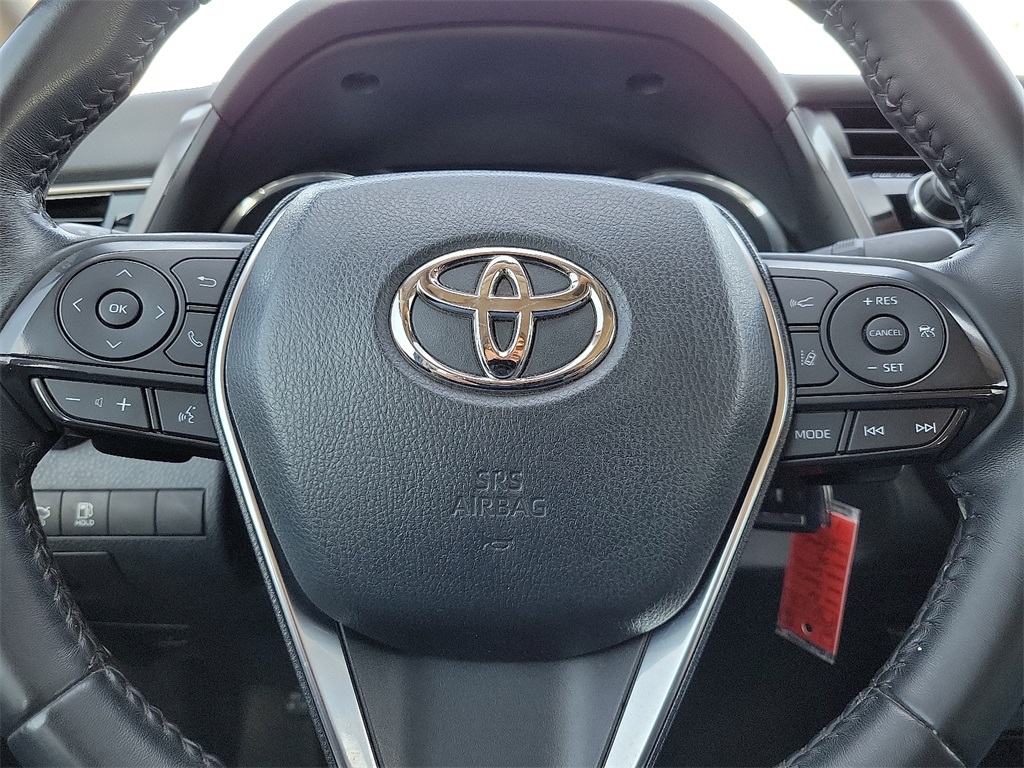 2020 Toyota Camry SE photo 24