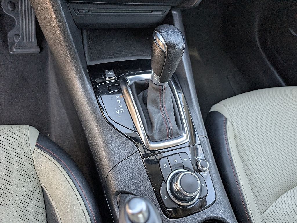 2015 Mazda Mazda3 s Grand Touring photo 23