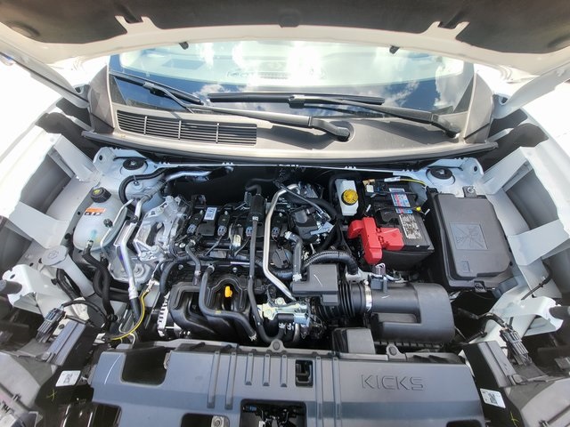 2025 Nissan Kicks SV photo 9