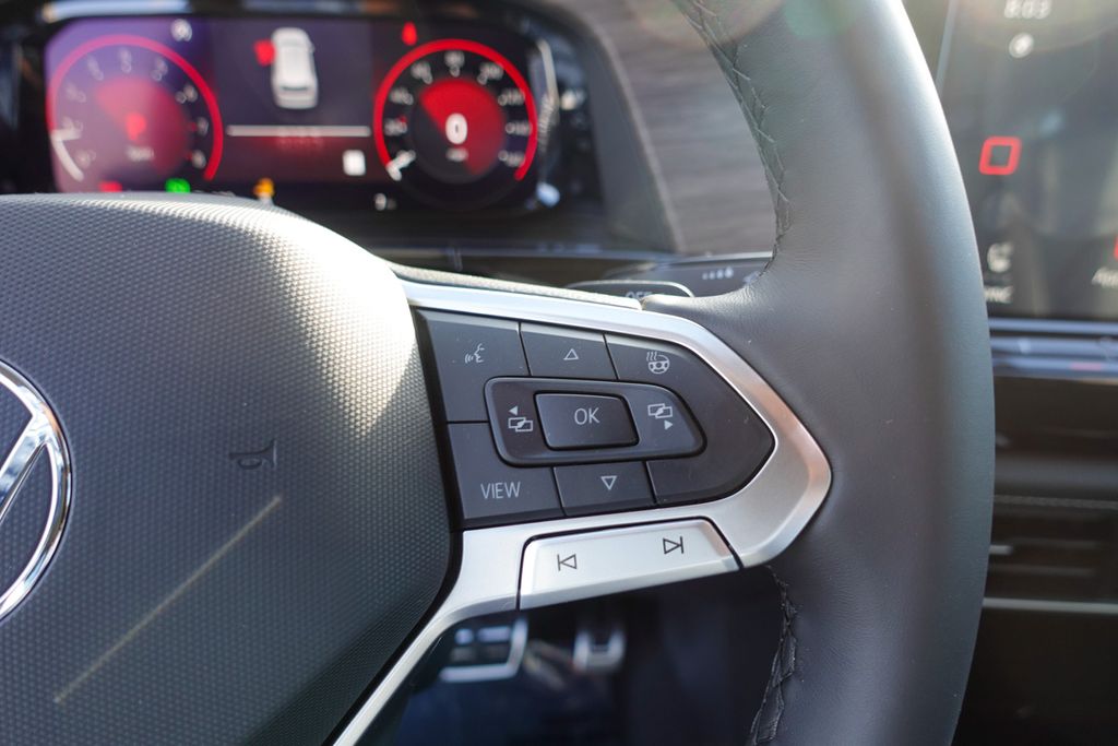 2025 Volkswagen Atlas SEL Premium R-Line photo 17