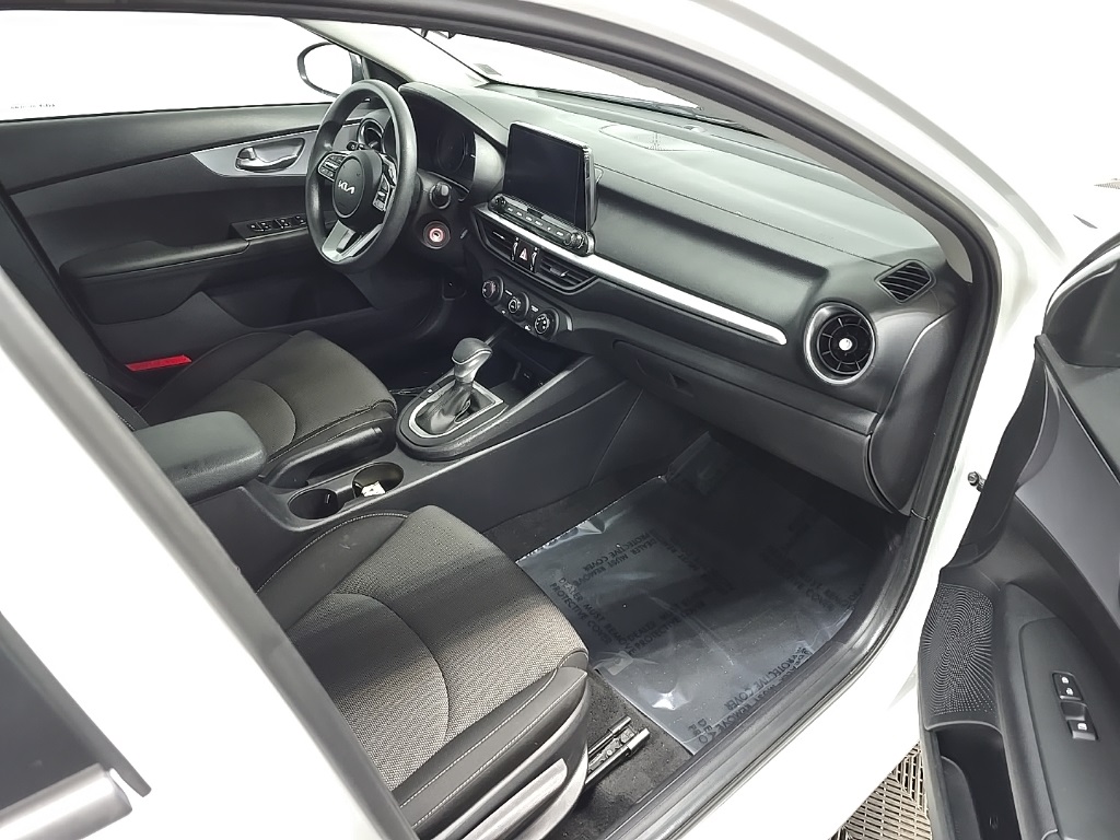 2022 Kia Forte LXS photo 15