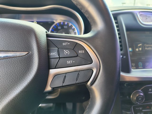 2016 Chrysler 300 Limited photo 4