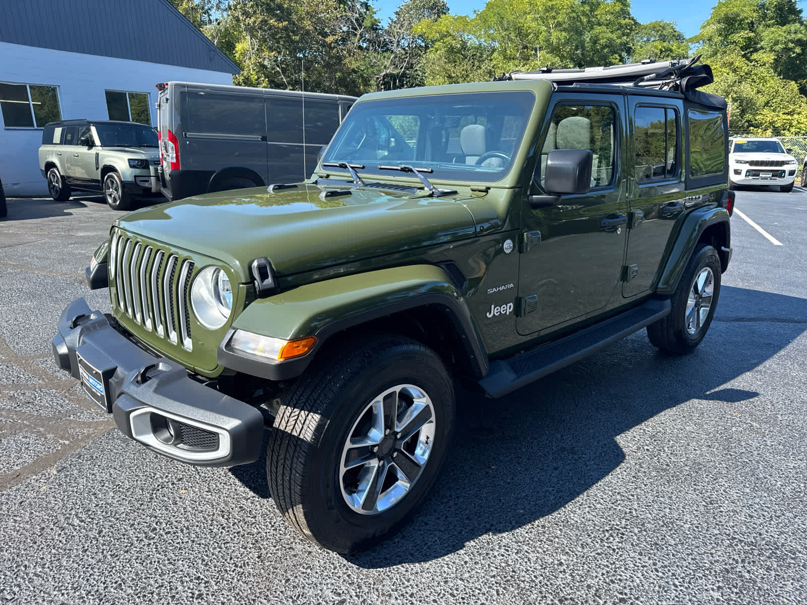2023 Jeep Wrangler Sahara photo 2