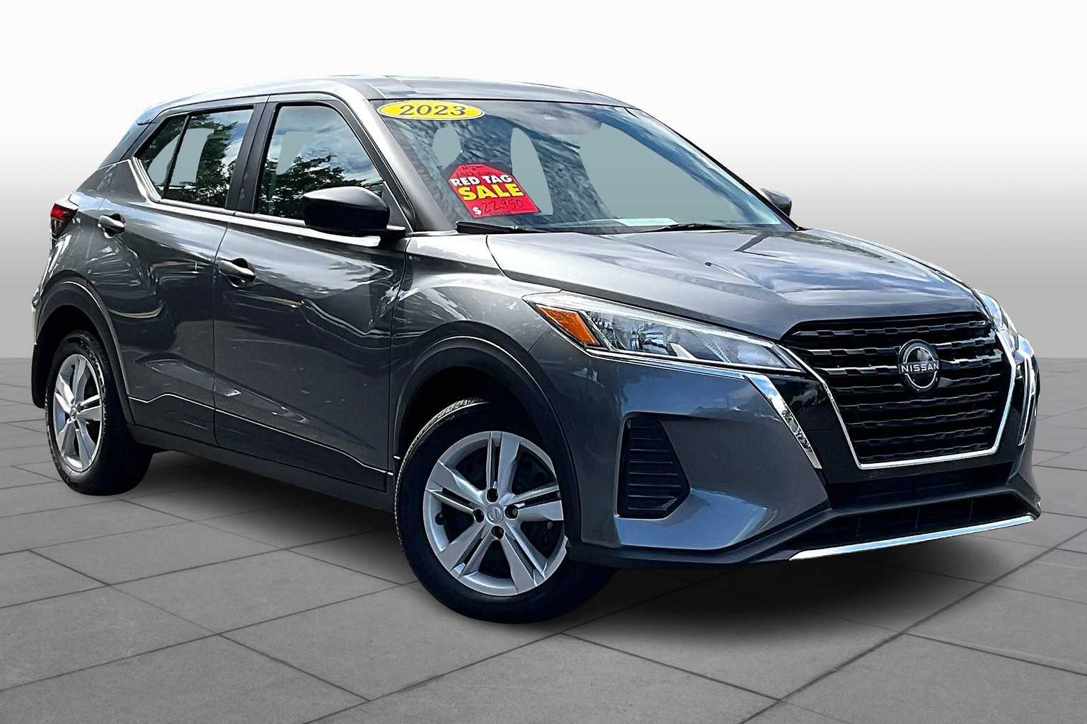 2023 Nissan Kicks S photo 2