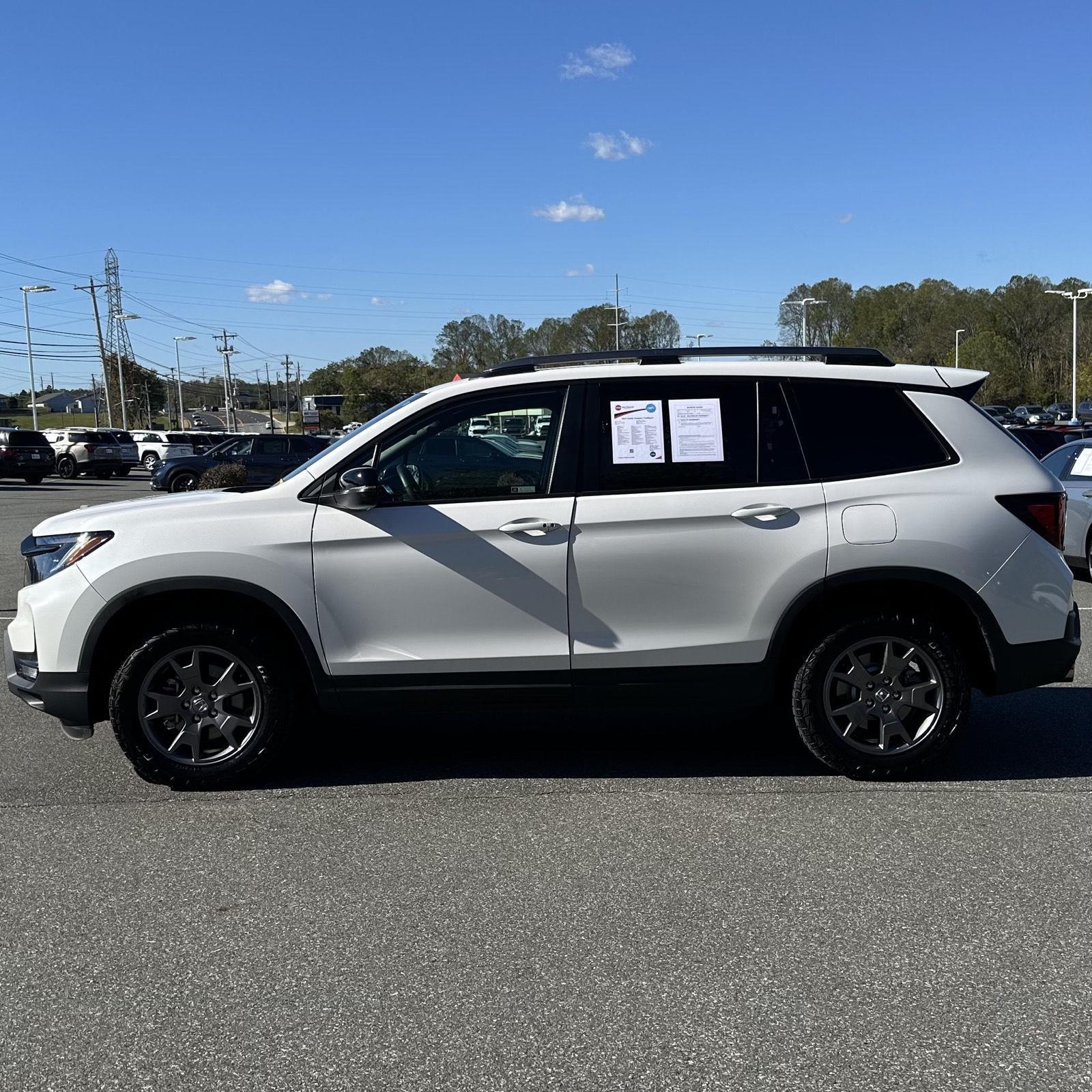 2024 Honda Passport TrailSport photo 2