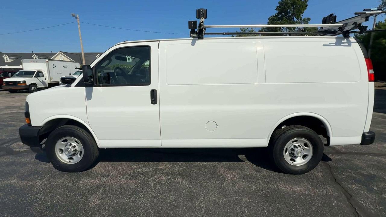 2023 Chevrolet Express Cargo Van 2500 photo 4