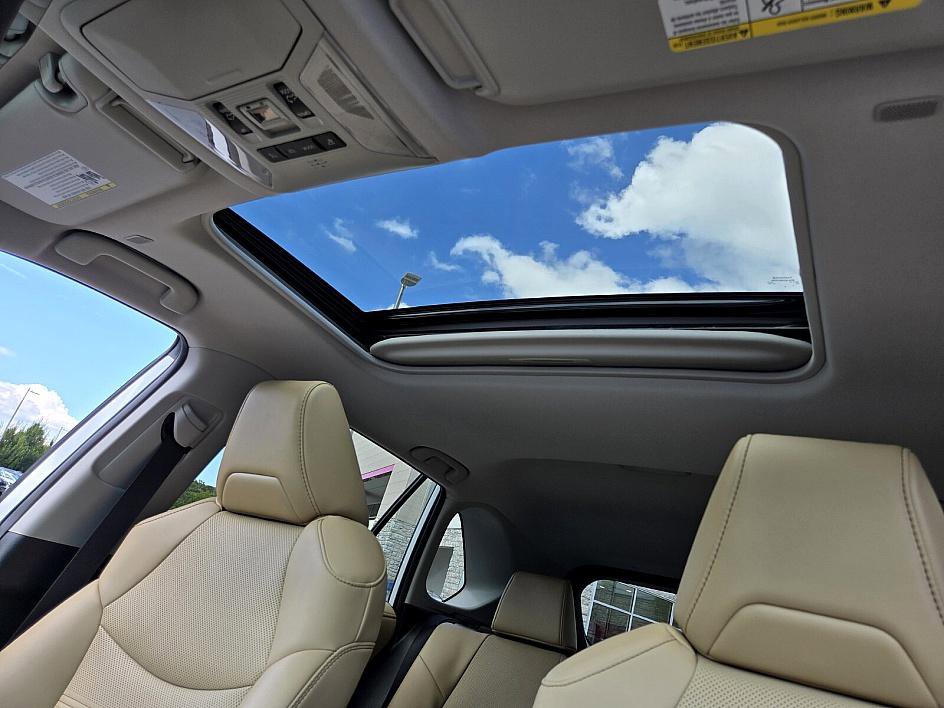 2024 Toyota RAV4 Hybrid Limited photo 9