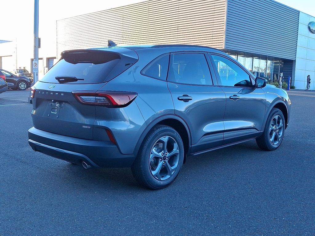 2026 Ford Escape ST-Line Select photo 2