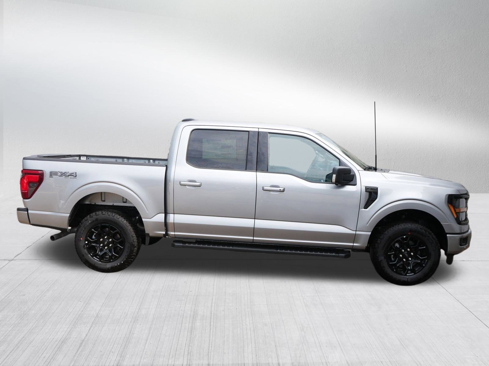 2024 Ford F-150 XLT photo 8