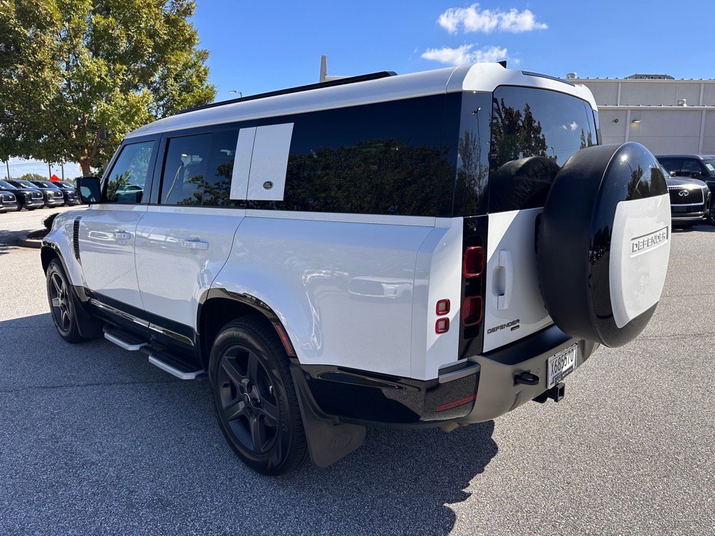 2023 Land Rover Defender 130 X-Dynamic SE photo 5