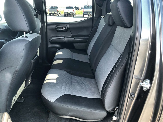 2023 Toyota Tacoma TRD Off-Road photo 12
