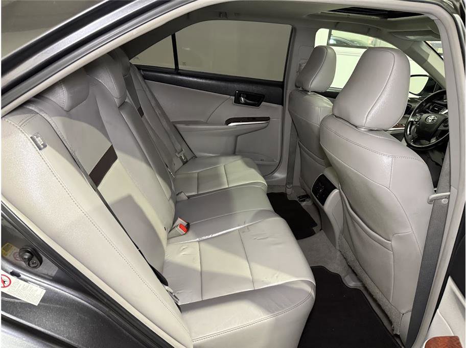 2012 Toyota Camry XLE photo 23
