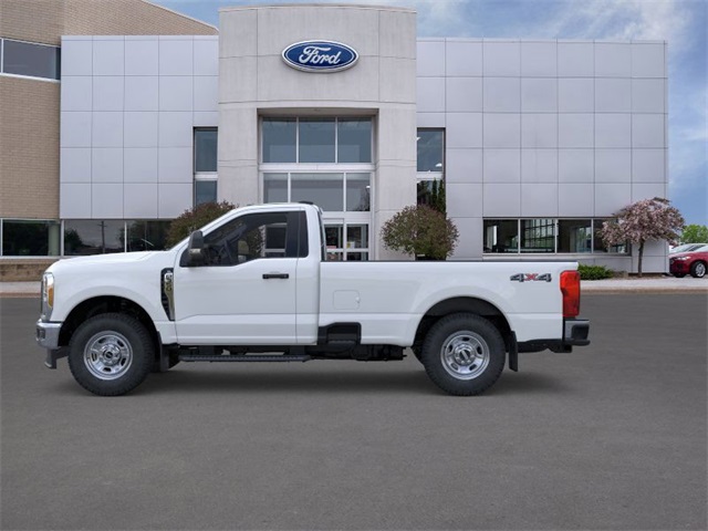 2025 Ford F-350 photo 3