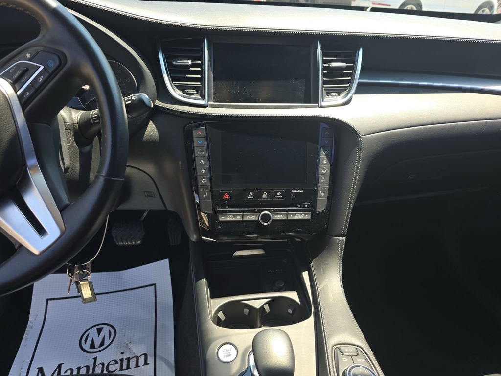 2021 Infiniti QX50 Luxe AWD photo 8