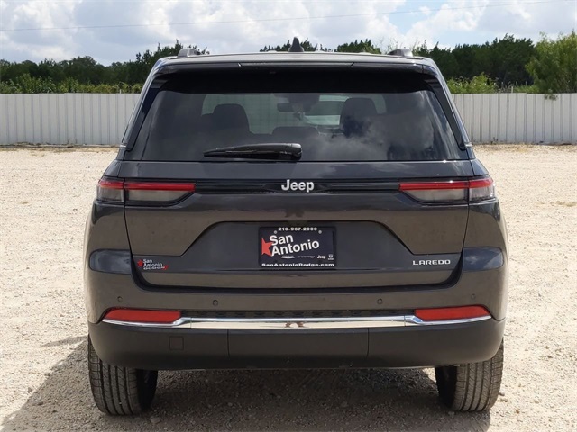 2025 Jeep Grand Cherokee Laredo Altitude photo 7